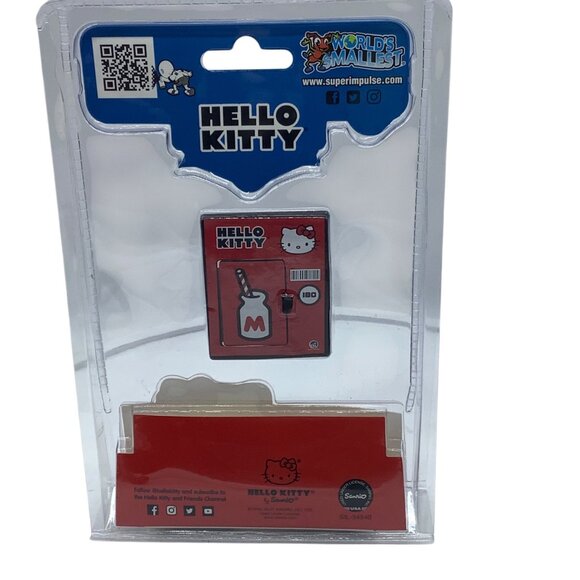 Hello Kitty Worlds Smallest Pop Culture Micro Figure Mini Case & Stand NEW #5043 - Picture 5 of 6